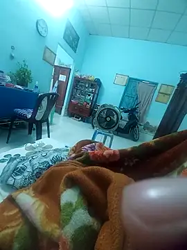 KisSsu online show from December 4, 2025, 2:10 am