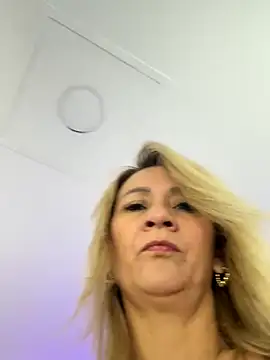 AtheneaRusell online show from September 25, 2025, 8:34 pm