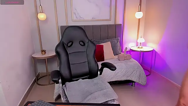 AtheneaRusell online show from November 11, 2025, 11:43 am