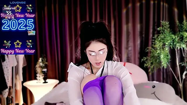 miaomiao-777 online show from March 9, 2025, 4:11 pm