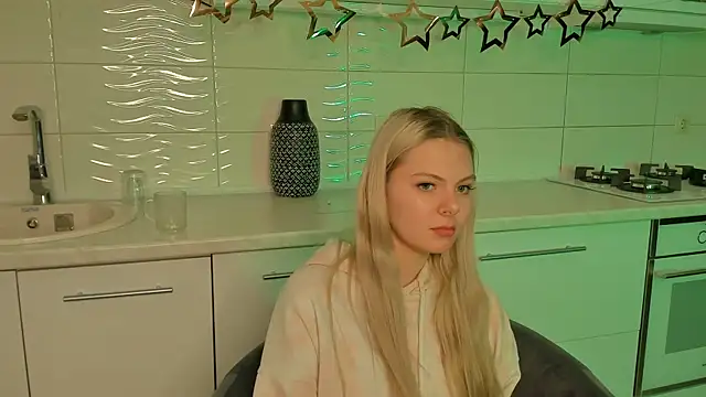 SynnoveEyre online show from January 22, 2025, 3:40 pm