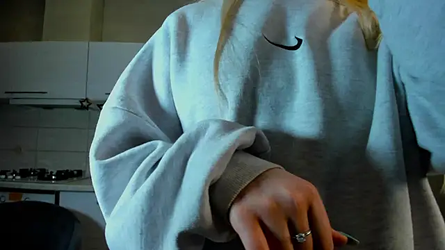 SynnoveEyre online show from February 18, 2025, 5:21 pm