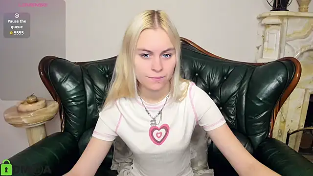 HillEva online show from October 25, 2025, 7:05 am