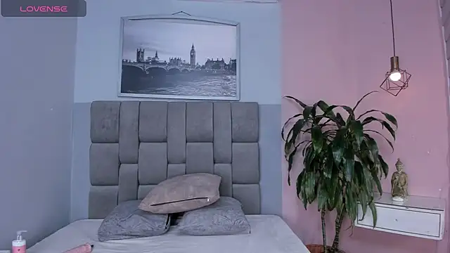 Snapshot of janna_lopez_ chatting on October 26, 2025, 6:19 am janna lopez online show from October 26, 2025, 6:19 am