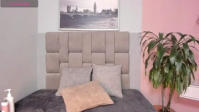 Snapshot of janna_lopez_ chatting on November 16, 2025, 11:05 am janna lopez online show from November 16, 2025, 11:05 am