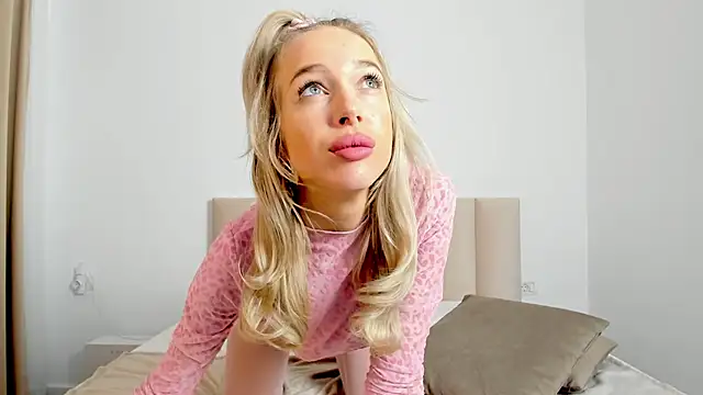 Saradiamond1 online show from February 12, 2025, 1:59 pm