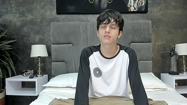 bruce hans online show from October 11, 2025, 11:42 am