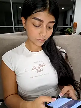 IslaBlaze online show from September 25, 2025, 2:37 am