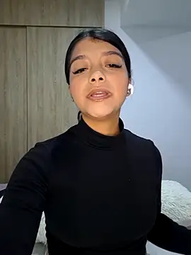 IslaBlaze online show from April 14, 2026, 12:49 am