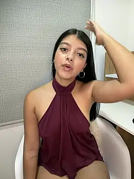 Snapshot of IslaBlaze chatting on May 1, 2026, 11:53 pm IslaBlaze online show from May 1, 2026, 11:53 pm