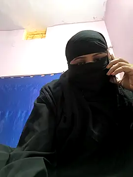 Snapshot of Alfiza46 chatting on February 25, 2025, 10:37 am Alfiza46 online show from February 25, 2025, 10:37 am