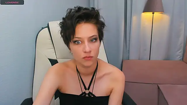 Snapshot of via_mayer_ chatting on September 8, 2025, 9:58 pm via mayer online show from September 8, 2025, 9:58 pm