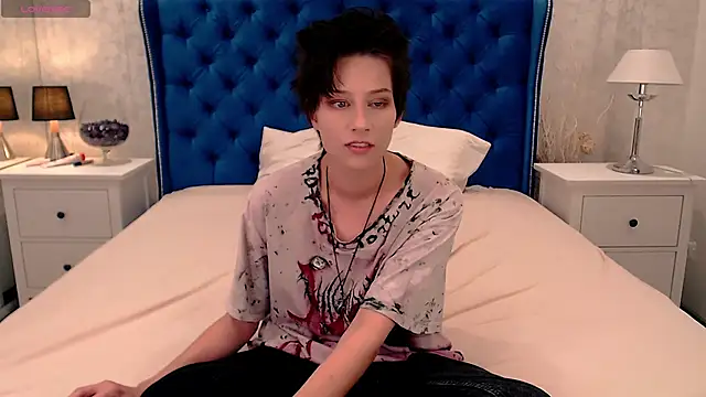 Snapshot of via_mayer_ chatting on October 6, 2025, 8:50 pm via mayer online show from October 6, 2025, 8:50 pm