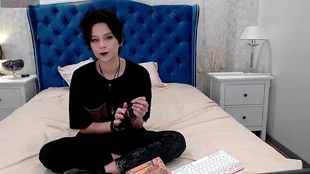 Snapshot of via_mayer_ chatting on October 23, 2025, 10:58 am via mayer online show from October 23, 2025, 10:58 am