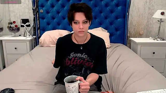 Snapshot of via_mayer_ chatting on December 23, 2025, 4:21 am via mayer online show from December 23, 2025, 4:21 am