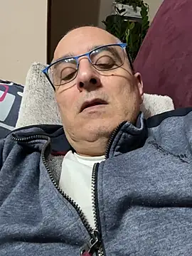 Snapshot of sempreilmio2 chatting on March 17, 2025, 10:17 pm sempreilmio2 online show from March 17, 2025, 10:17 pm