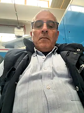 Snapshot of sempreilmio2 chatting on October 8, 2025, 10:35 am sempreilmio2 online show from October 8, 2025, 10:35 am