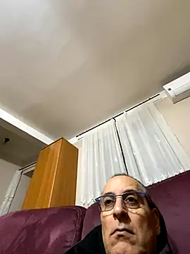 Snapshot of sempreilmio2 chatting on November 30, 2025, 12:03 am sempreilmio2 online show from November 30, 2025, 12:03 am