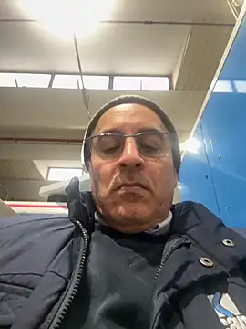 Snapshot of sempreilmio2 chatting on December 1, 2025, 11:37 am sempreilmio2 online show from December 1, 2025, 11:37 am