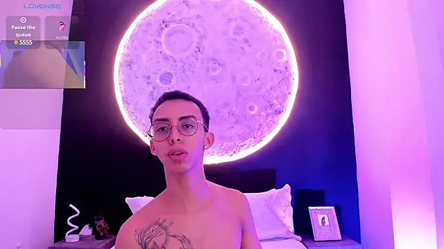 EthaanCox online show from February 16, 2025, 8:44 pm