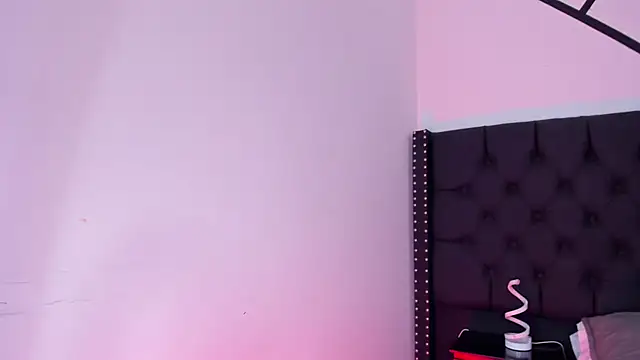 EthaanCox online show from September 10, 2025, 8:31 pm