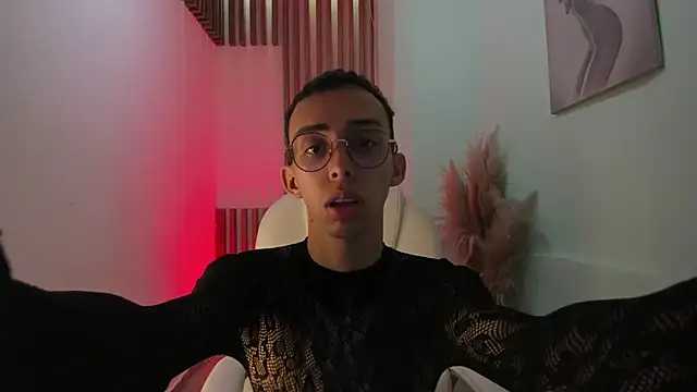 EthaanCox online show from September 26, 2025, 10:47 pm