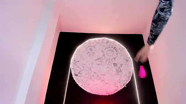 EthaanCox online show from November 8, 2025, 9:02 pm