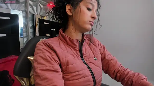 Shelley-Hack online show from February 27, 2025, 1:17 pm