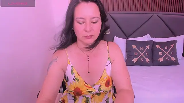 emmily taylor  online show from March 10, 2025, 7:07 pm