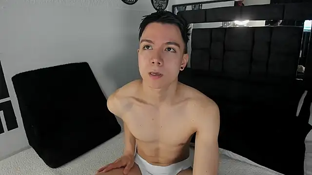 alanblack1 online show from October 30, 2025, 4:19 pm