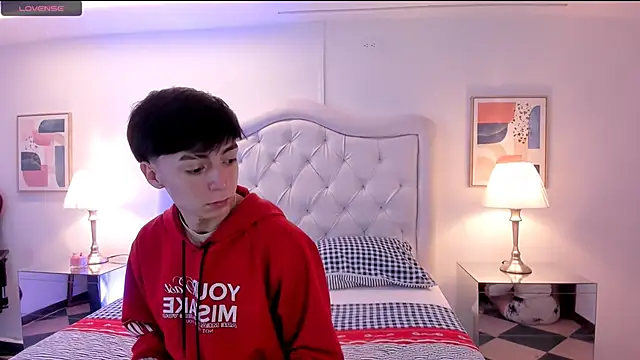 ethan and ava online show from January 29, 2025, 1:28 pm