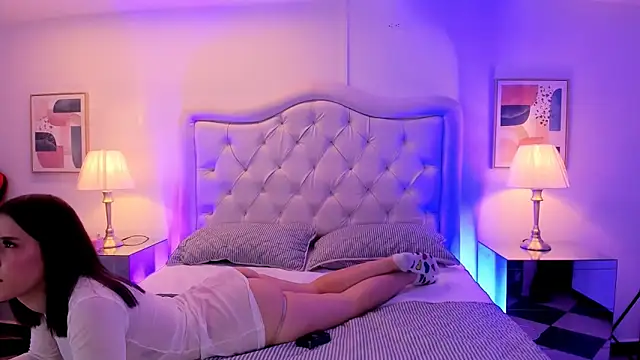 ethan and ava online show from February 5, 2025, 1:44 pm