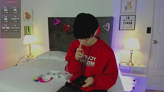 ethan and ava online show from February 28, 2025, 1:36 pm