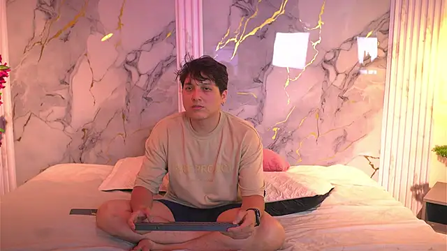 vanilla hot online show from November 25, 2025, 7:25 pm