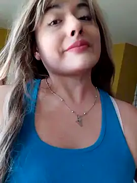 monicavictoria1301 online show from November 7, 2025, 8:20 pm