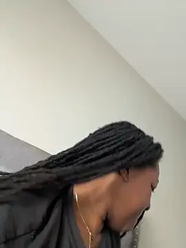 xoxoHotCoCo online show from April 14, 2026, 2:34 pm