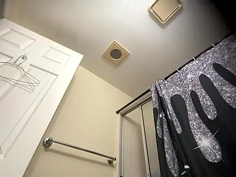 hornycouple818 online show from November 7, 2025, 8:25 am