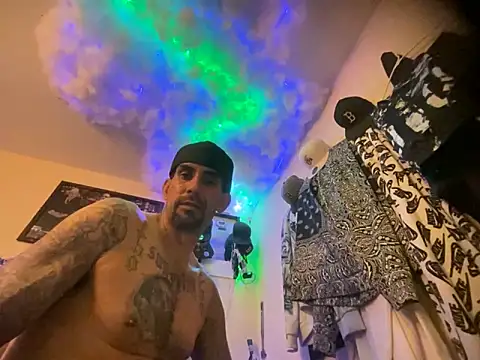 hornycouple818 online show from January 18, 2026, 10:08 am