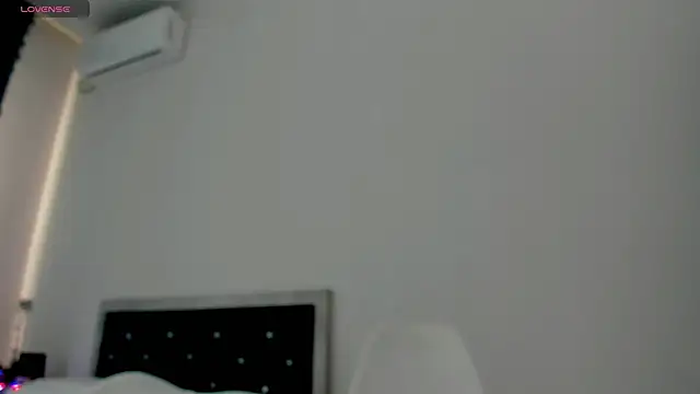 Snapshot of novaaskyy chatting on October 13, 2025, 10:26 am novaaskyy online show from October 13, 2025, 10:26 am