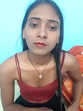 Snapshot of Divya-2007 chatting on February 5, 2025, 6:35 am Divya-2007 online show from February 5, 2025, 6:35 am