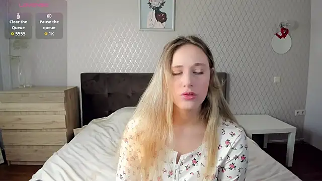 blondyriss online show from September 19, 2025, 9:11 am