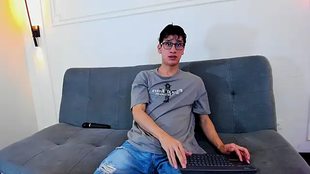 Cum hunters online show from March 29, 2026, 3:39 am