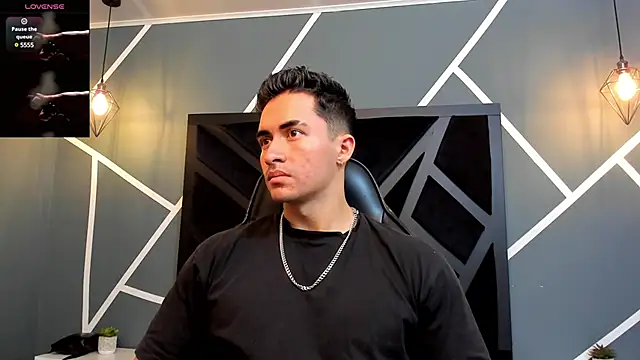 Snapshot of Brad_Summer chatting on February 19, 2025, 5:16 pm Brad Summer online show from February 19, 2025, 5:16 pm