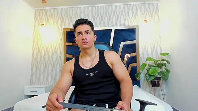 Snapshot of Brad_Summer chatting on February 24, 2025, 5:20 pm Brad Summer online show from February 24, 2025, 5:20 pm