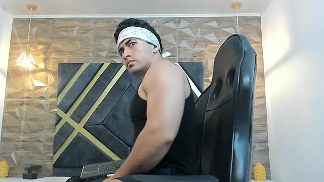 Snapshot of Brad_Summer chatting on March 10, 2025, 5:29 pm Brad Summer online show from March 10, 2025, 5:29 pm