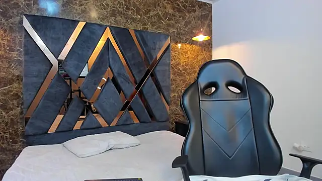 Snapshot of Brad_Summer chatting on March 15, 2025, 12:25 am Brad Summer online show from March 15, 2025, 12:25 am