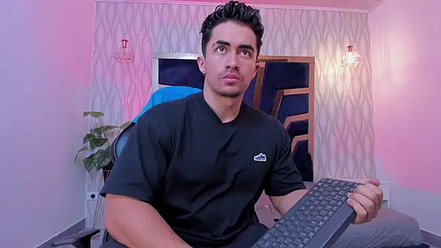 Snapshot of Brad_Summer chatting on March 22, 2025, 5:20 pm Brad Summer online show from March 22, 2025, 5:20 pm