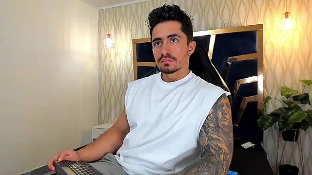 Snapshot of Brad_Summer chatting on September 16, 2025, 5:25 pm Brad Summer online show from September 16, 2025, 5:25 pm