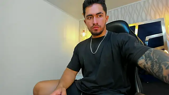 Snapshot of Brad_Summer chatting on October 8, 2025, 6:05 pm Brad Summer online show from October 8, 2025, 6:05 pm