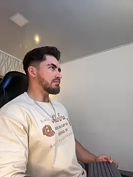 Snapshot of Brad_Summer chatting on October 31, 2025, 5:36 pm Brad Summer online show from October 31, 2025, 5:36 pm